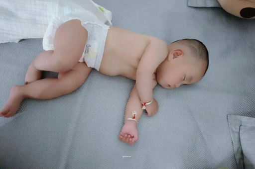 安顺宝宝上火有眼屎